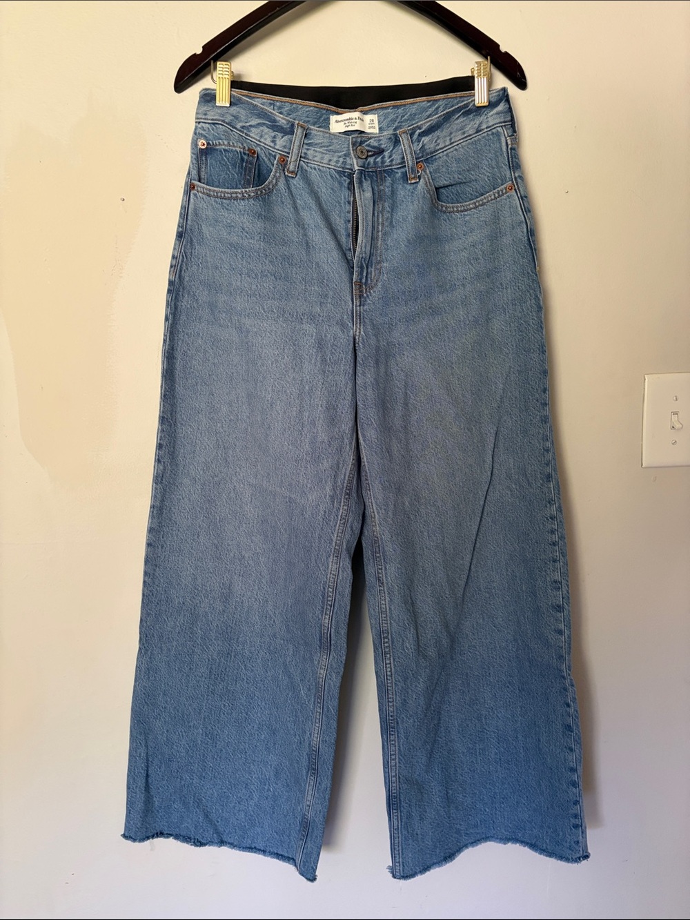 Abercrombie & Fitch Wide-Leg Jeans in Light Blue Denim